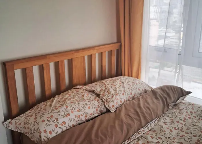 2br Staycation With Movie Projector Apartment