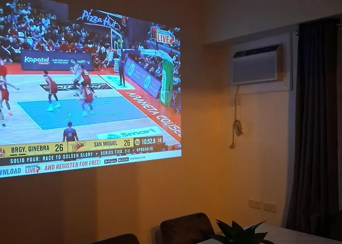 2br Staycation With Movie Projector Apartment *